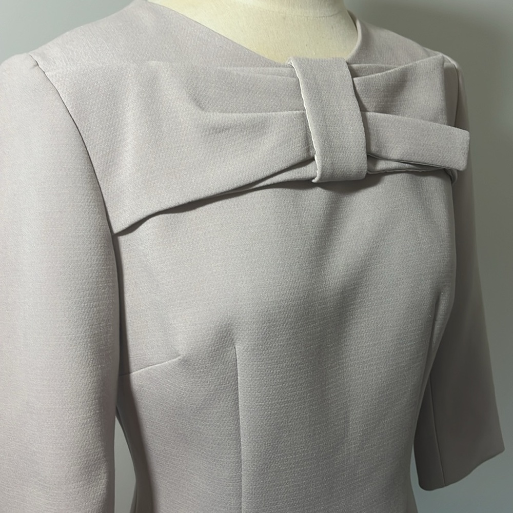 Elegant Long Sleeve Dress with Bow Detail - Picture 2 of 6